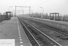 155904 Gezicht op de perrons van het N.S.-station Rotterdam Alexander te Rotterdam.